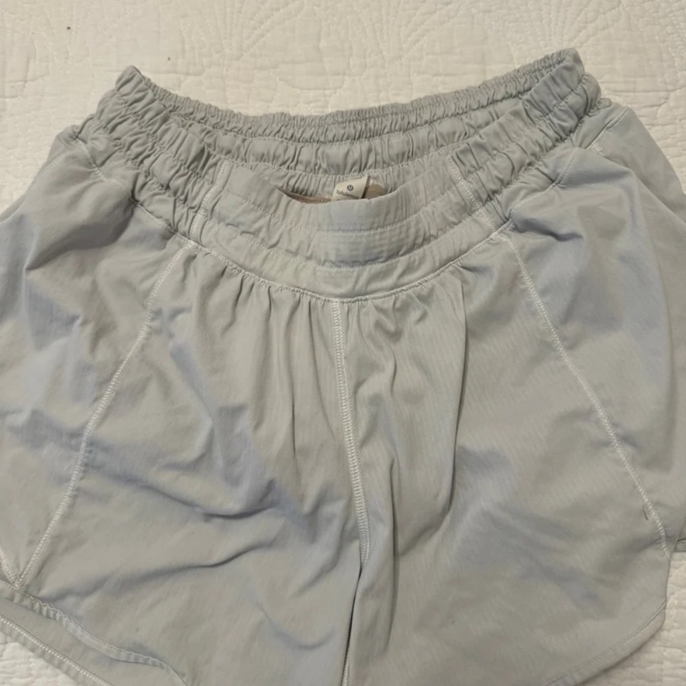 Lululemon hotty hot shorts bone